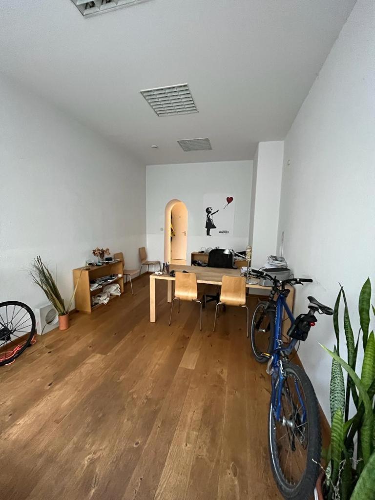 Grosse In Der Isarvorstadt Apartment *