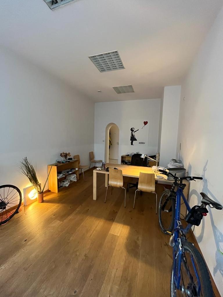 Grosse In Der Isarvorstadt Apartment
